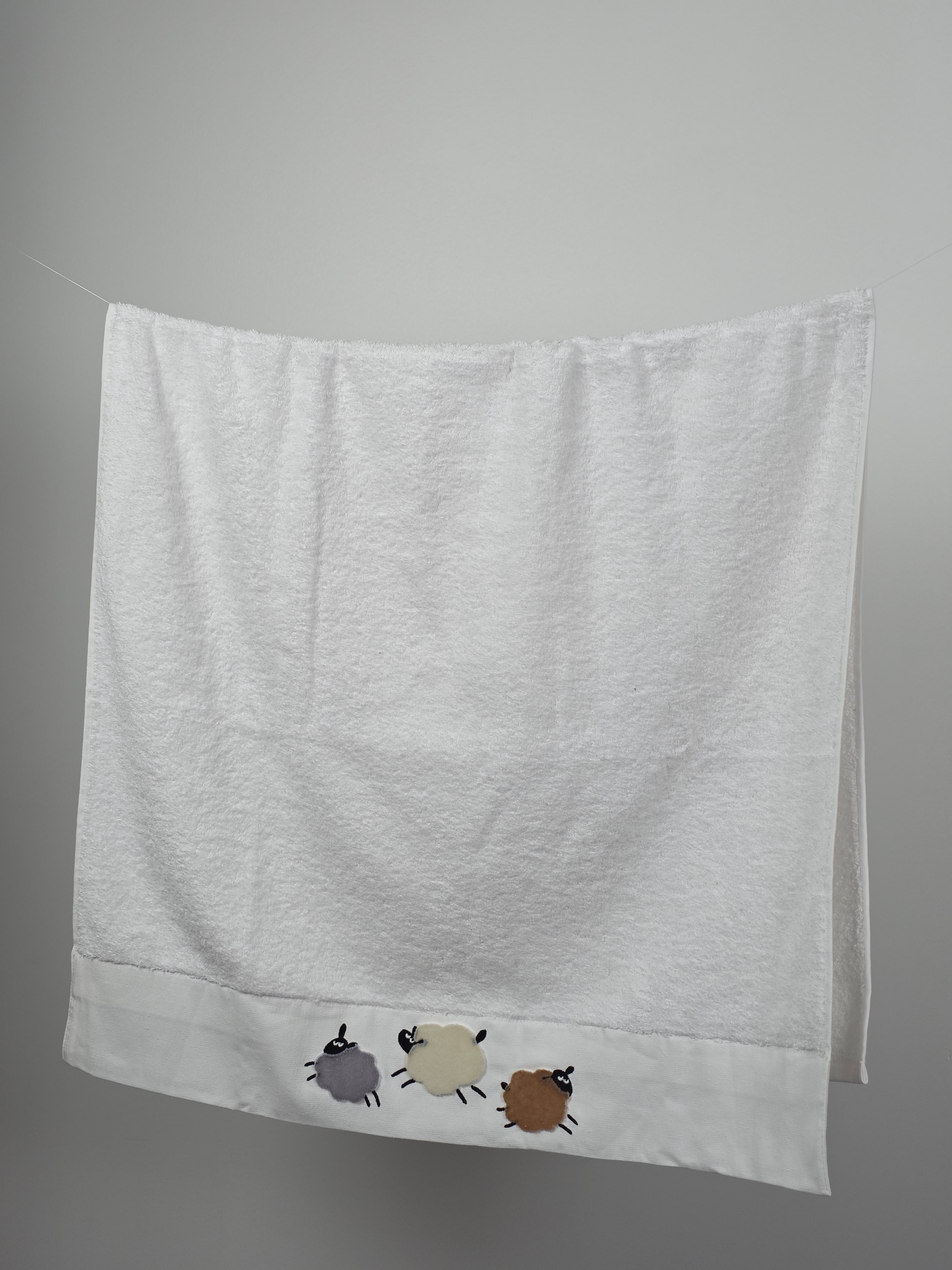 Serviette de bain Ece brodées en relief - Sheeps