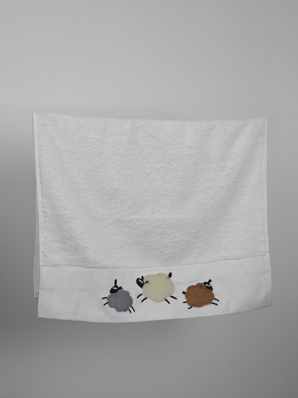 Serviette de toilette Ece brodées en relief - Sheeps