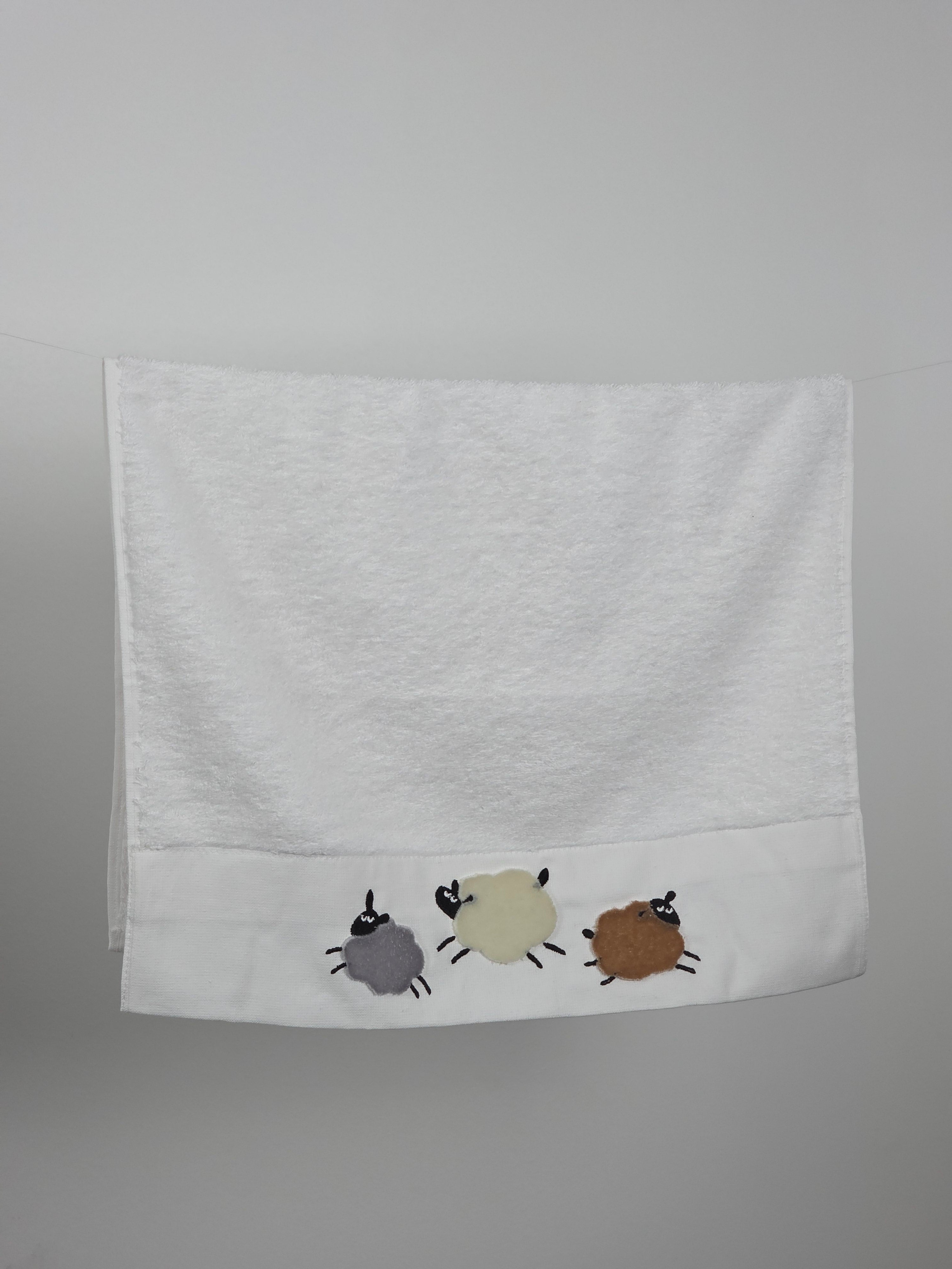 Serviette de toilette Ece brodées en relief - Sheeps