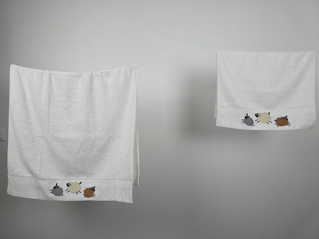 Serviette de bain Ece brodées en relief - Sheeps