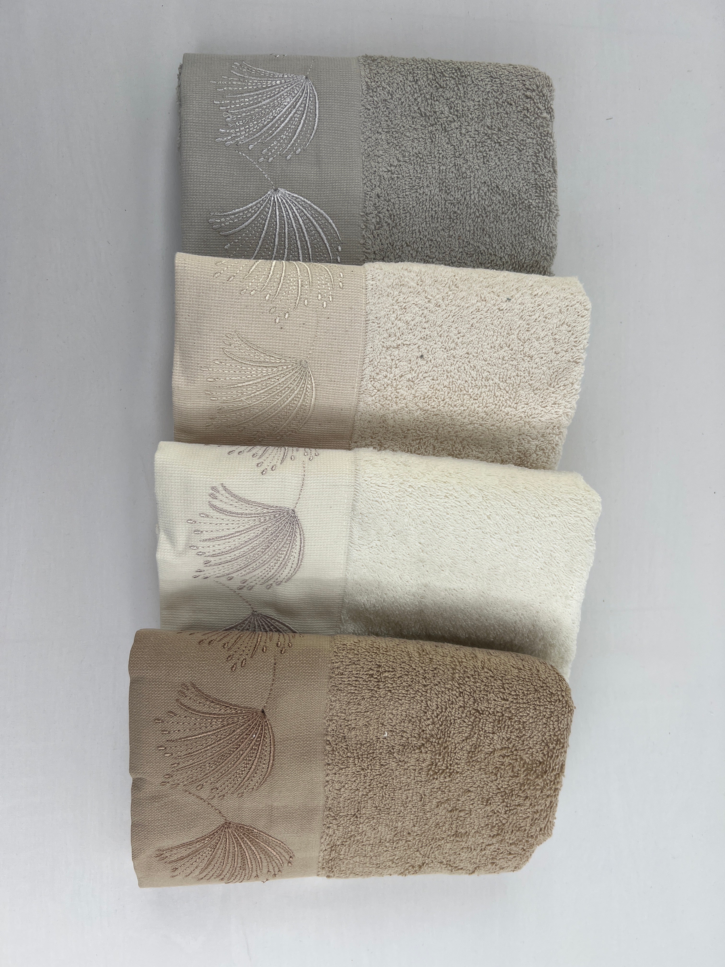 Lot de 4 serviettes d’invités Brodées