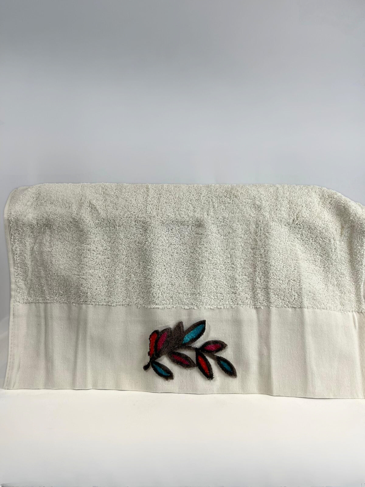 Lot de 6 serviettes d’invités brodées en relief - Ece