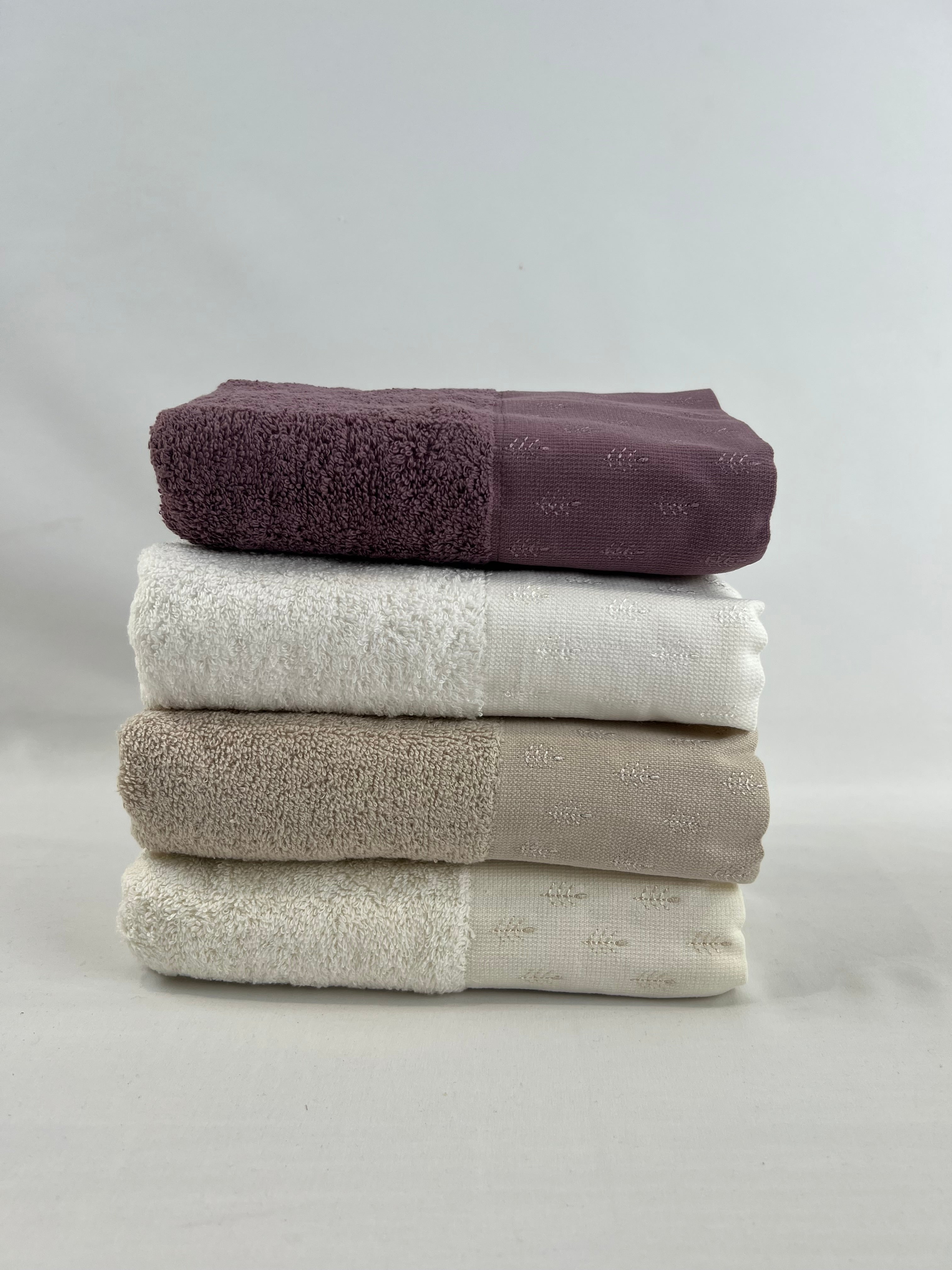 Lot de 4 serviettes d’invités Brodées