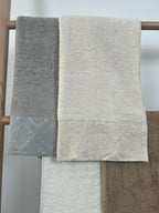 Lot de 4 serviettes d’invités Brodées