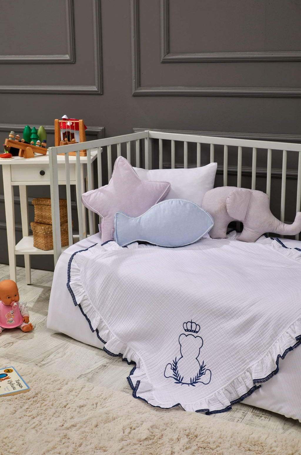 Couverture en Mousseline Brodée King Bear Bébé - White/Indigo