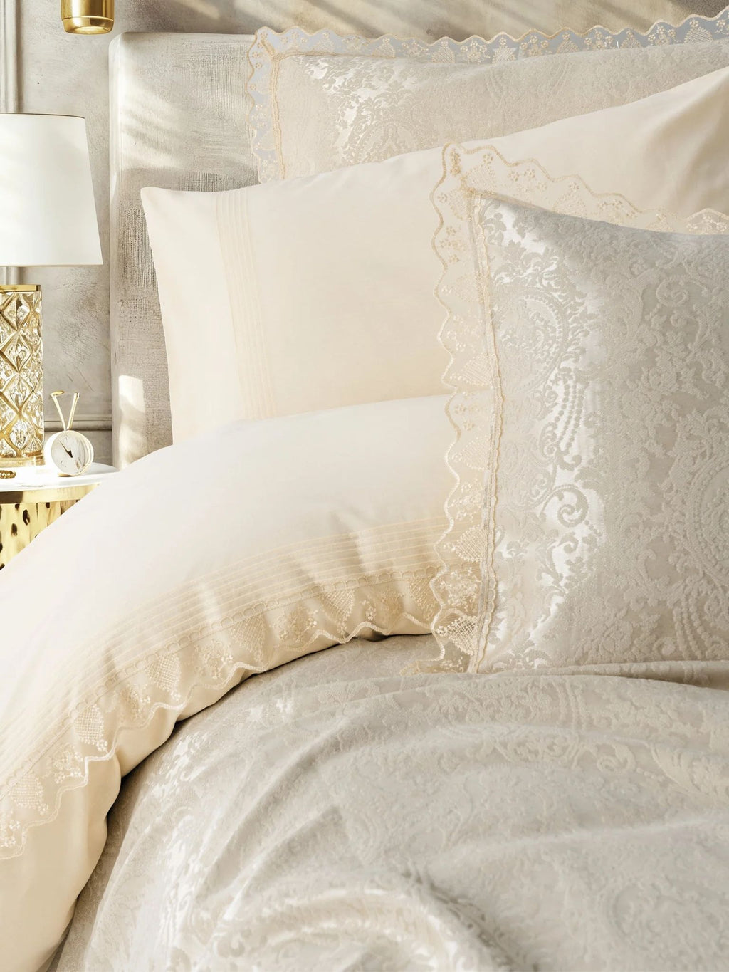Parure de lit double avec couvre-lit piqué Chi Chi - Velora