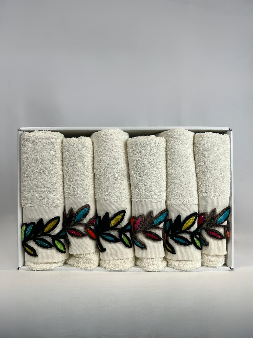 Lot de 6 serviettes d’invités brodées en relief - Ece