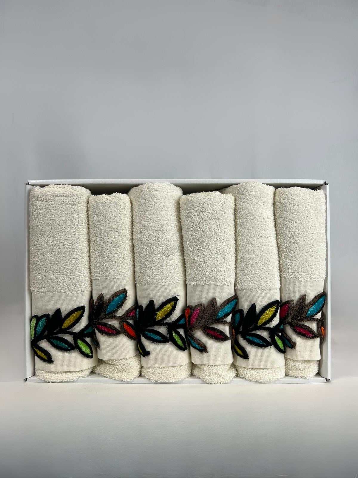 Lot de 6 serviettes d’invités brodées en relief - Ece